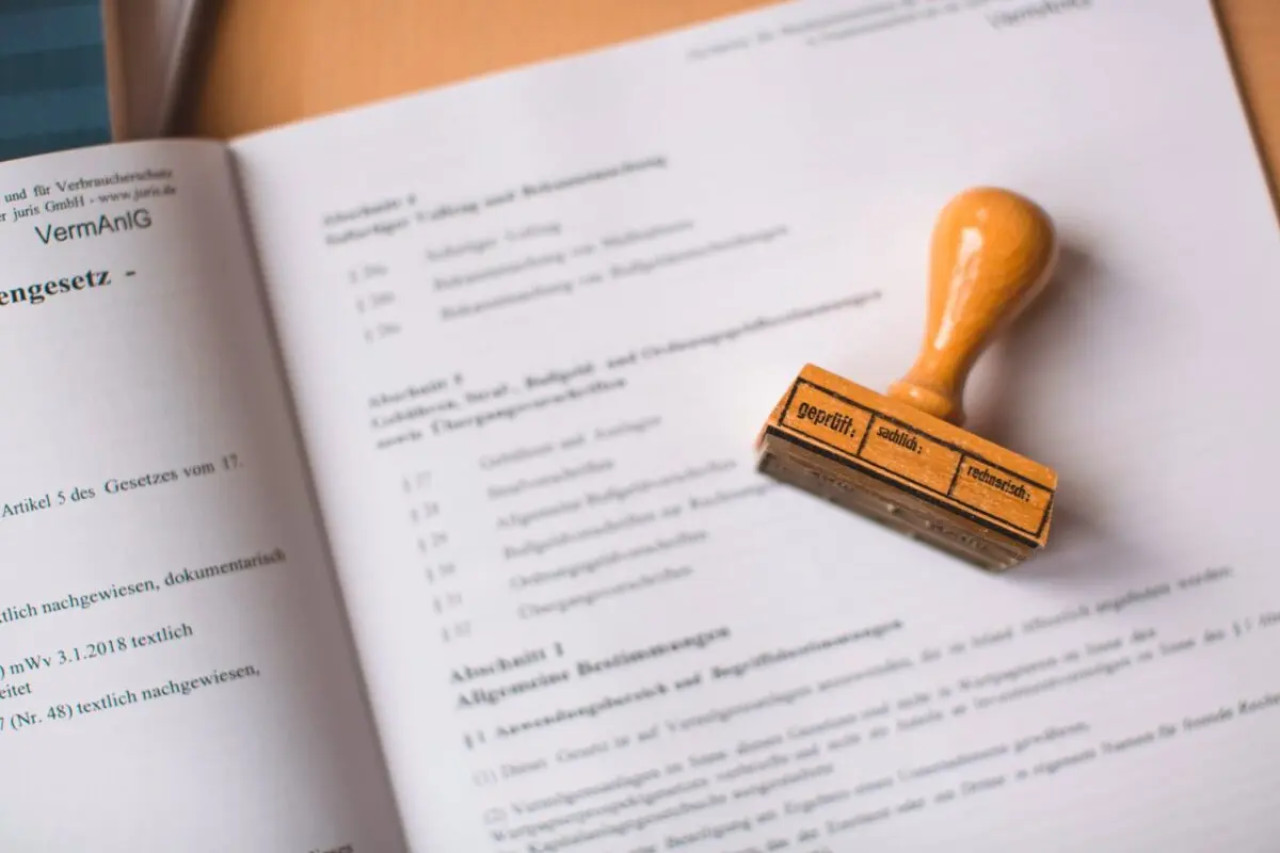Firmenstempel: modelle, ratschläge und praxisbeispiele für ihre dokumente 1 Firmenstempel: modelle, ratschläge und praxisbeispiele für ihre dokumente